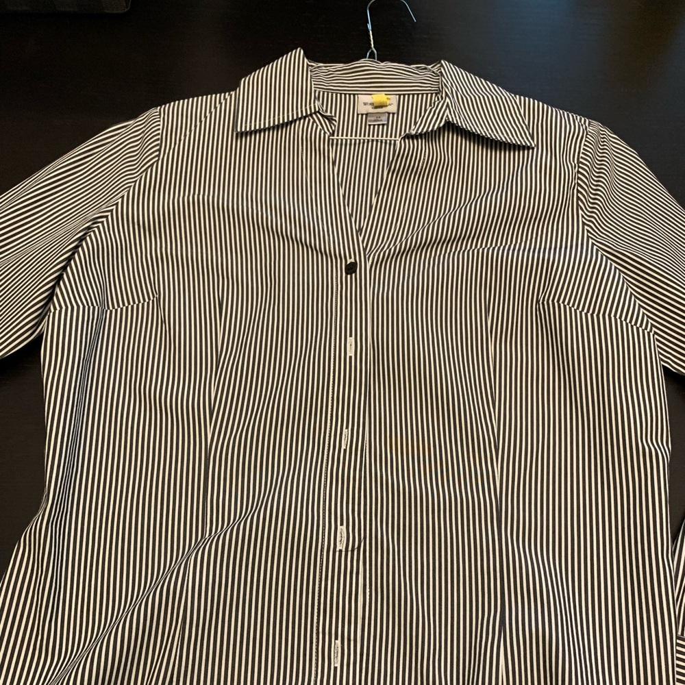 Worthington long sleeved top